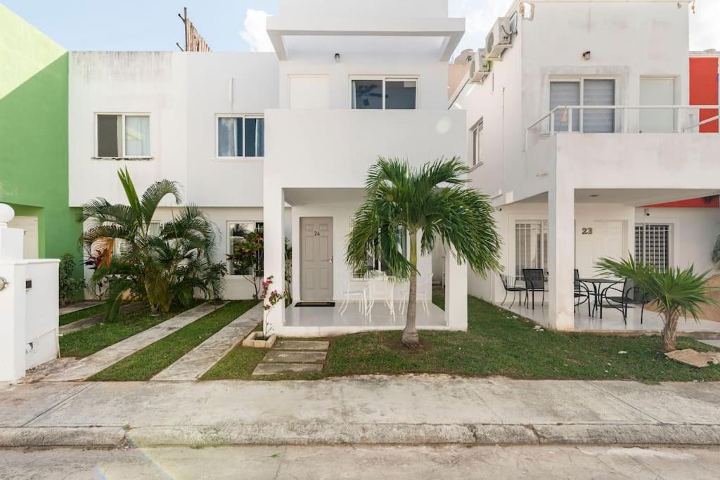 Micro Studio Perfect For Backpackers, Couples, 3 Min Drive To Playa El Nino Cancún Exterior foto